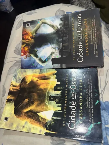 Cidade dos ossos + Cidade das cinzas