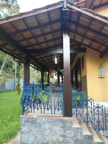 Area total do imovel residencial 527m2 area construida 200m2 Casa com churrasqueira e gara