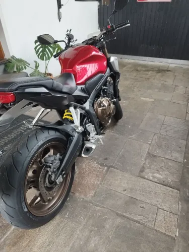 Honda cb 650r impecável