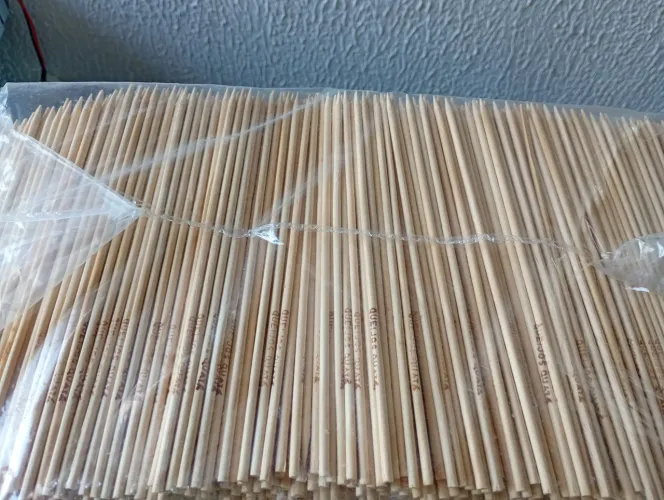 Palitos pra churrasco e queijo Quatá