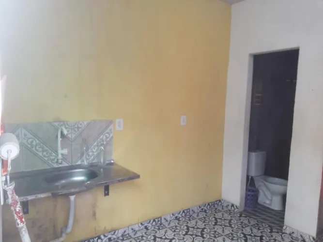 Kitnet no coroado 600$ água e energia incluso