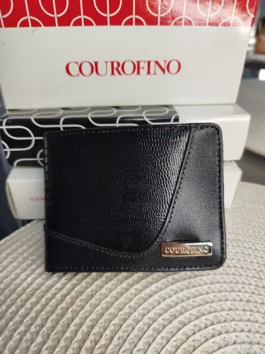 Carteira masculina Couro Fino, no tamanho pequeno.