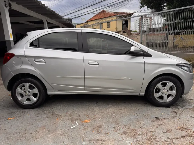 Chevrolet Onix Hatch LT 1.4 8V Flex Mec. 4P 2019
