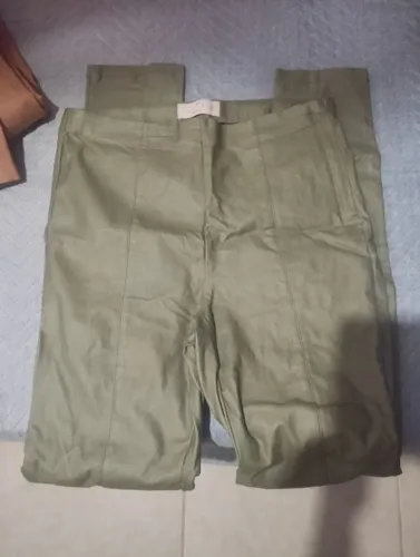 Calça couro verde 