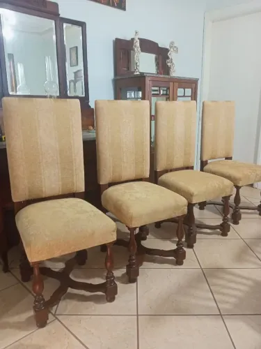 4 cadeiras de jantar 