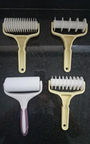 Kit ferramentas de confeitaria: Alisadores, Cortadores e Rolos.