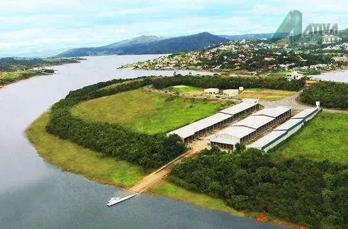 Terreno à venda, 2106 m² por R$ 1.000.000,00 - Escarpas Do Lago - Capitólio/MG