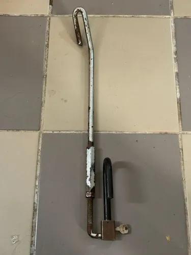 Antiga tranca/trava volante pedal carro anti-furto com chave