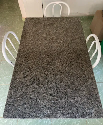 Mesa de Mármore com 4 Cadeiras - Excelente Estado