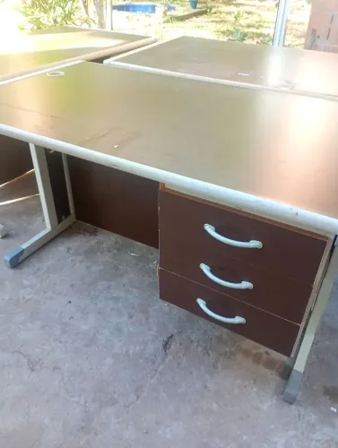 Vende se mesa de escritório