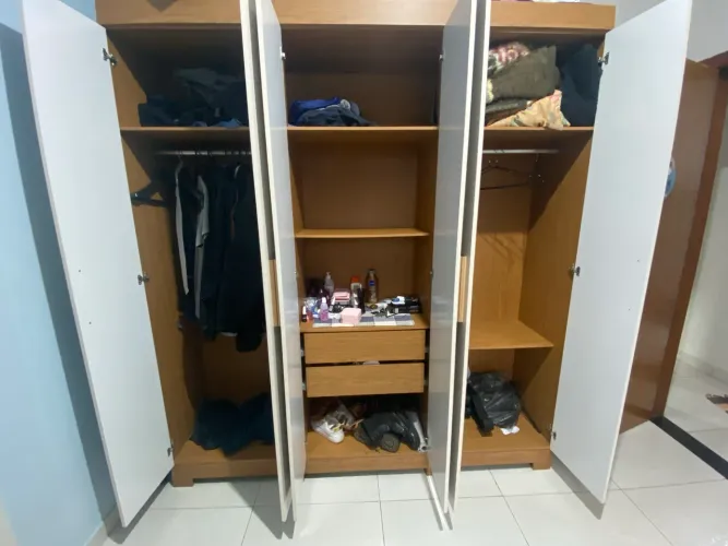 Vende- se guarda-roupa