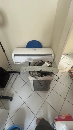 Ar-condicionado Gree 22.000 BTUs. Pouquíssimo Usado. Menos de 2 meses de uso.