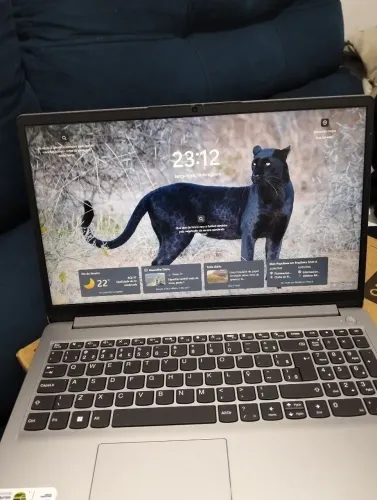 Notebook Lenovo muito novinho