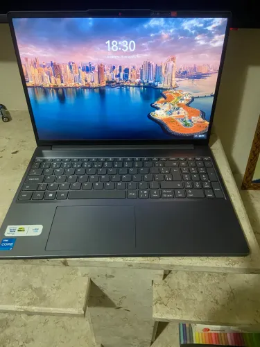 Notebook novo na caixa
