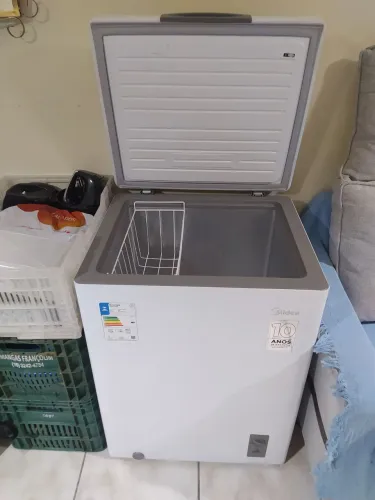 Freezer horizontal marca Mideia 145 litros. 110 vts