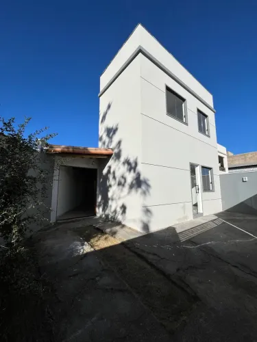 Linda Casa Duplex | 2 vagas | Área Gourmet | Financia