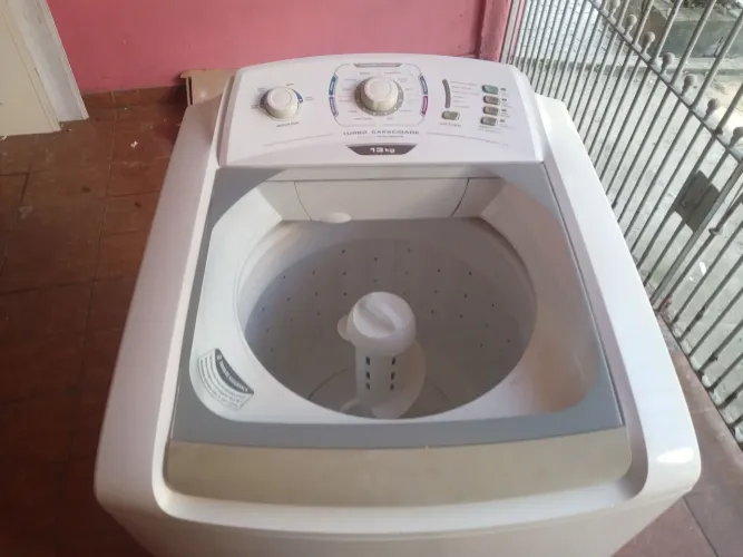 Máquina de lavar roupa Eletrolux 13 kilos