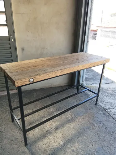 Bancada para serviços diversos. Barato