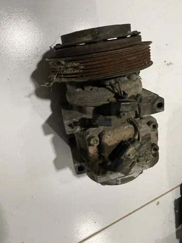 COMPRESSOR FORD KA 2010