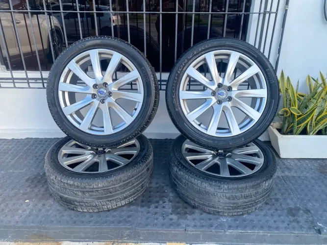JOGO DE RODAS VOLVO ORIGINAL ARO 20" + PNEUS PIRELLI