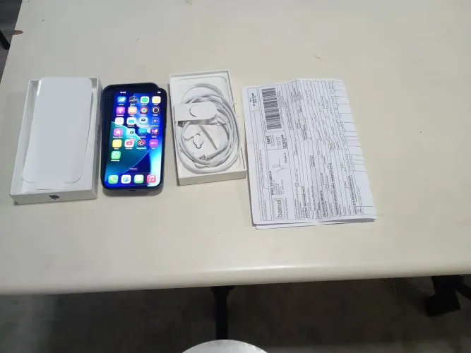 iPhone 16e 2 meses de uso 