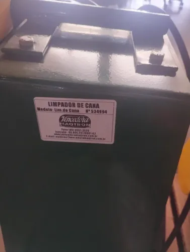 Máquina de Raspar e Limpador de Cana