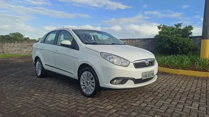 Fiat Grand Siena Essence 1.6 Flex 16V 2014