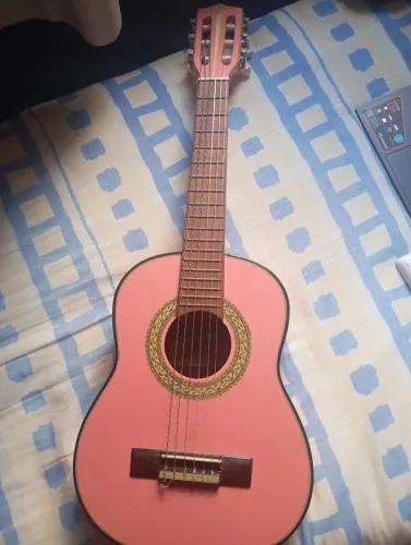Violão infantil rosa
