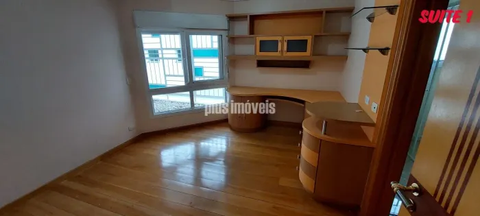 Sobrado com 4 Quartos e 6 banheiros à Venda, 613 m² por R$ 4.700.000