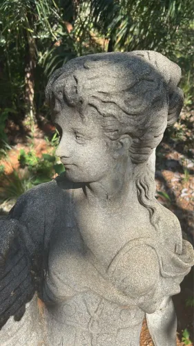 Estátua Mulher Camponesa Cimento