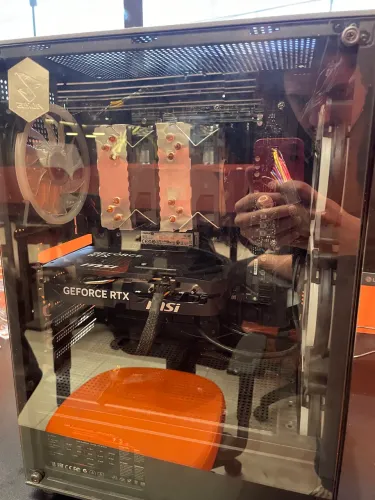 PC GAMER MONSTRO