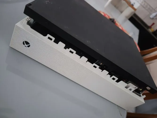 Xbox One S 1TB (Edição Minecraft/Forza) - COM DEFEITO - Na Caixa