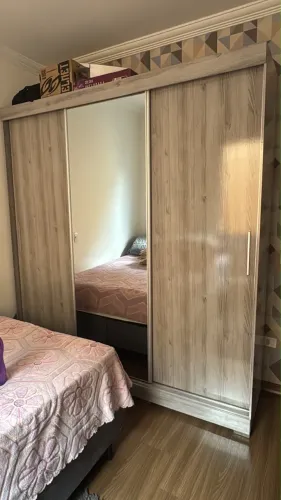 Guarda roupas 3 portas com espelho
