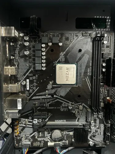 Ryzen 5 5600gt + A520mk v2 GIGABYTE