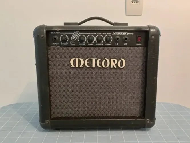 Amplificador para Guitarra Meteoro Nitrous Drive.