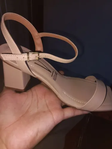Vendo 2 percatas no precinho. Número 39. No valor 120,00 