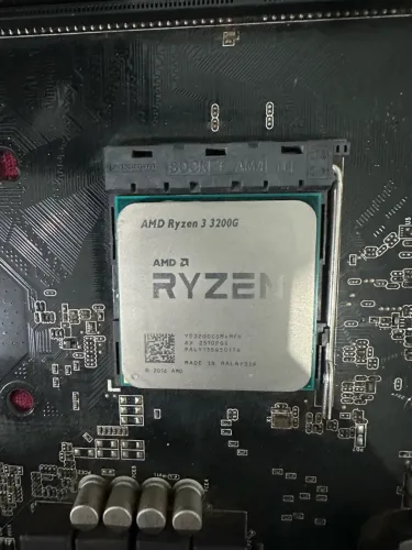 Kit Placa mãe Asrock A320m-HD Processador Ryzen 3 3200G + cooler box