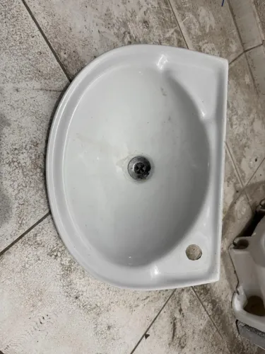 Vende-se tanque e lavatório