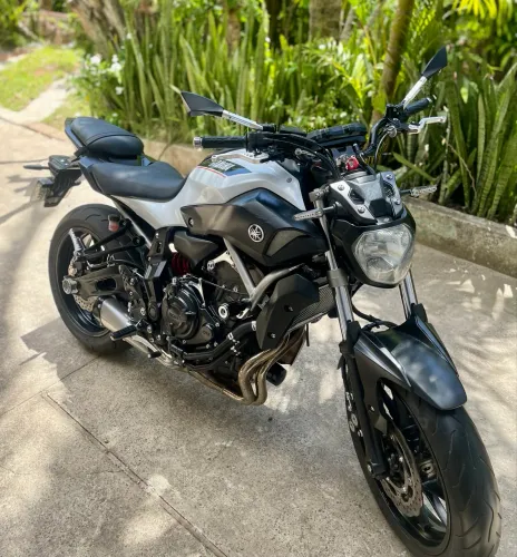 YAMAHA MT07 2016