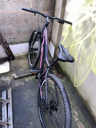 Bicicleta Pandora Usada | Preta e Rosa