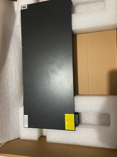 PDU Raritan PX3-5190CR-A0 Inteligente 1U + Kit Rack DPX-1U (Seminova)