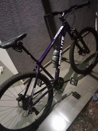Bicicleta Aro 29 Absolute Nero Roxa - Freio a Disco e Suspensão Dianteira