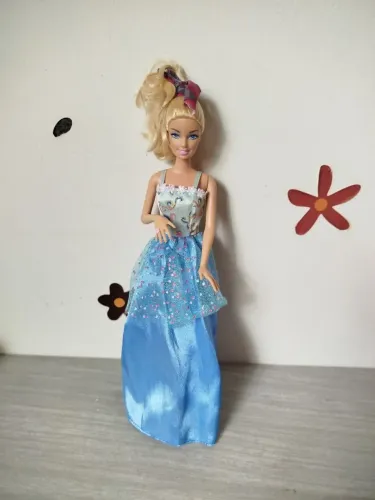 Barbie vestido azul longo