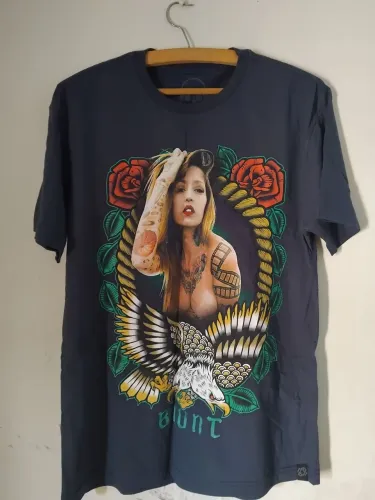 Camiseta blunt nova