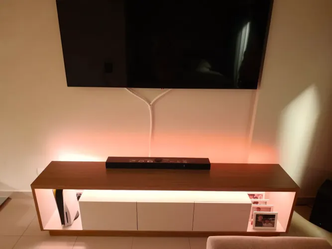 Rack Gelius Requinte 2,12m com LED - Suporta TV até 85? (Impecável)