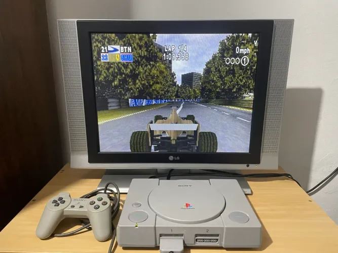 PlayStation 1 fat está com problema na imagem necessita reparos