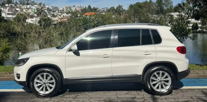 Volkswagen Tiguan 2.0 TSI 16V 200cv Tiptronic 5P 2012