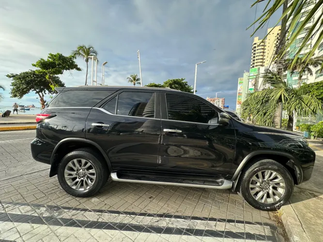 Toyota Hilux SW4 SRX 4X4 2.8 TDI 16V Dies. Aut. 2024