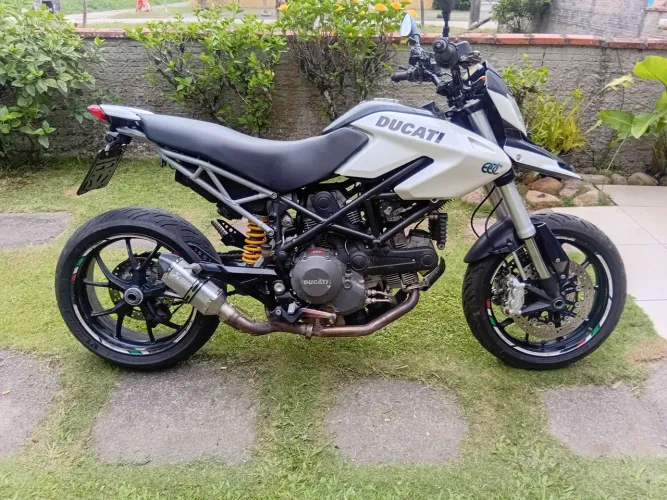 DUCATI HYPERMOTARD 796 RARíSSIMA