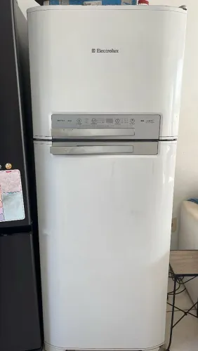 Geladeira Eletrolux 402 litros